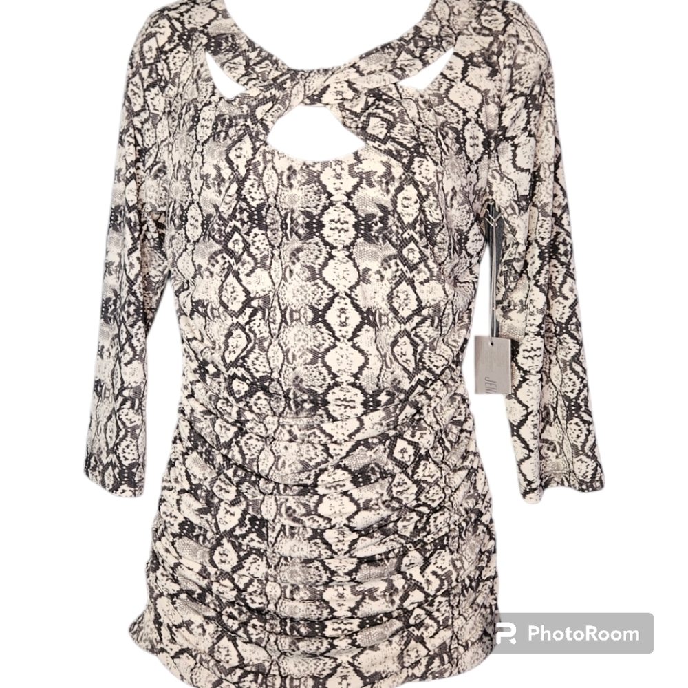 NWT Jennifer Lopez Snakeskin Print Quarter Length Sleeve Top